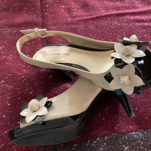 Bandolino Black Tan Flower Shoes